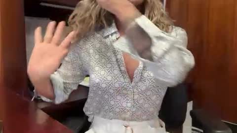 Snapshot of madame_andi chatting on 06/08/26, 12:05 madame_andi online show from 06/08/26, 12:05