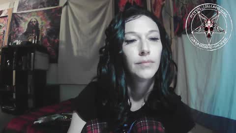 Snapshot of madame_lucifer chatting on 09/29/25, 08:30 Madame Lucifer online show from 09/29/25, 08:30