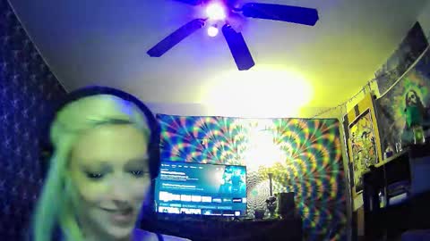 Snapshot of madame_lucifer chatting on 10/24/25, 10:44 Madame Lucifer online show from 10/24/25, 10:44