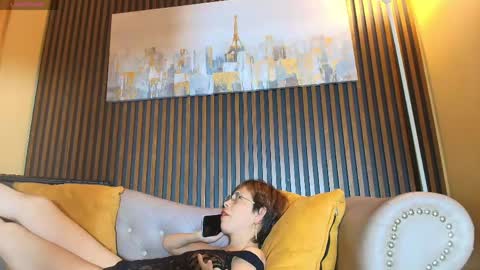Snapshot of madame_mature1 chatting on 05/15/26, 08:05 Madame online show from 05/15/26, 08:05