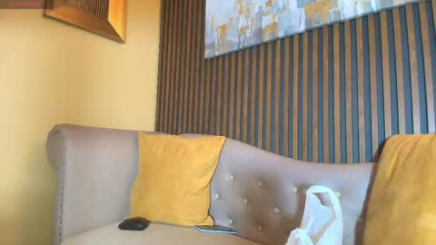 Snapshot of madame_mature1 chatting on 05/18/26, 06:58 Madame online show from 05/18/26, 06:58