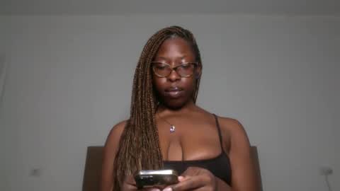 YourMadamIndigo online show from 01/02/25, 09:39