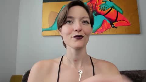 Madam Mezusa online show from 01/10/25, 07:32