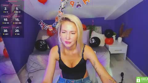 Evelyn online show from 10/24/25, 06:43