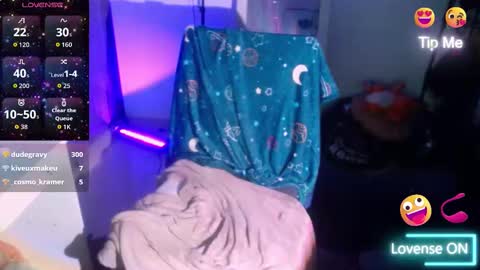 Snapshot of madcatberry chatting on 10/16/25, 05:08 alex online show from 10/16/25, 05:08