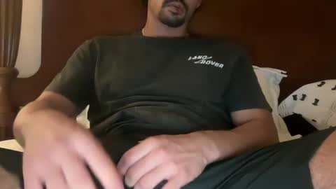 Snapshot of maddaewg101 chatting on 09/19/25, 02:35 maddaewg101 online show from 09/19/25, 02:35