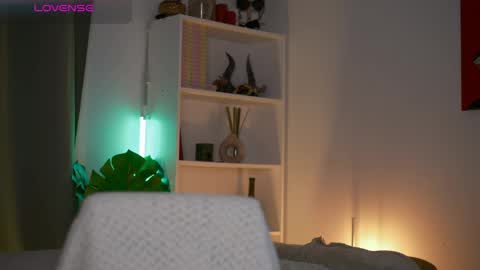 Snapshot of maddi_s_here chatting on 05/28/26, 01:36 Maddi online show from 05/28/26, 01:36