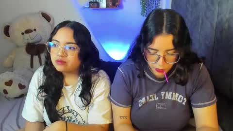 Snapshot of maddie_and_chelsea_ chatting on 11/28/25, 09:56 Maddie and Chelsea online show from 11/28/25, 09:56