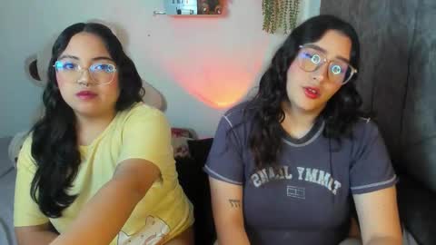 Snapshot of maddie_and_chelsea_ chatting on 11/29/25, 11:35 Maddie and Chelsea online show from 11/29/25, 11:35