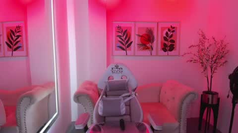 maddie_t18 online show from 07/02/26, 11:27