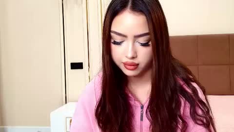 Snapshot of maddieperezz_ chatting on 06/11/26, 06:17 Madelaine online show from 06/11/26, 06:17