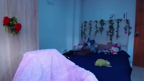 maddiie and clyde online show from 12/17/25, 01:06