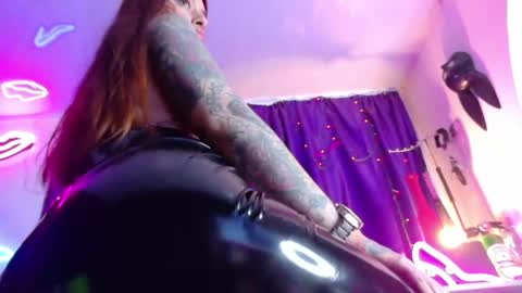 Snapshot of maddilust chatting on 04/26/26, 05:54 Miss Lust online show from 04/26/26, 05:54