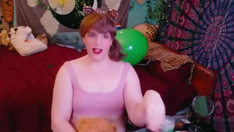 Snapshot of maddy_cat chatting on 10/20/25, 03:01 Maddy Cat online show from 10/20/25, 03:01