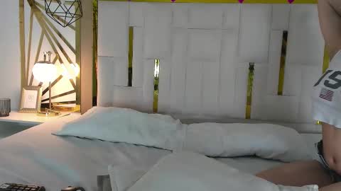 Maddy  online show from 09/10/25, 12:05