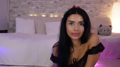 Snapshot of maddymuze chatting on 12/22/24, 11:31 Maddy online show from 12/22/24, 11:31
