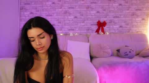 Snapshot of maddymuze chatting on 12/24/24, 10:06 Maddy online show from 12/24/24, 10:06