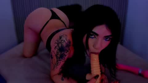 Snapshot of maddyperez8 chatting on 06/10/26, 08:46 BELLA online show from 06/10/26, 08:46