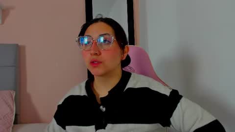 Snapshot of maddyy_moon chatting on 06/11/26, 11:19 maddyy_moon online show from 06/11/26, 11:19