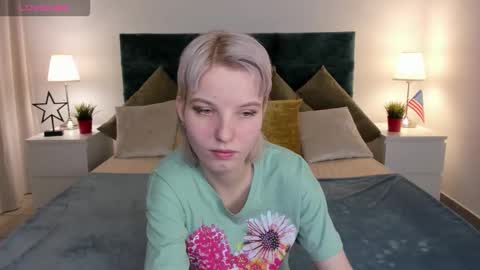 Snapshot of madelaines chatting on 01/10/26, 10:50 madelaines online show from 01/10/26, 10:50