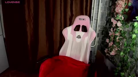 Snapshot of madelaines chatting on 05/12/26, 04:37 madelaines online show from 05/12/26, 04:37