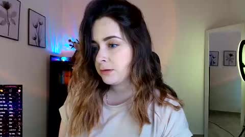 Snapshot of madelamee chatting on 12/14/25, 10:58 madelamee online show from 12/14/25, 10:58