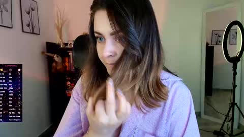 Snapshot of madelamee chatting on 02/01/26, 10:52 madelamee online show from 02/01/26, 10:52