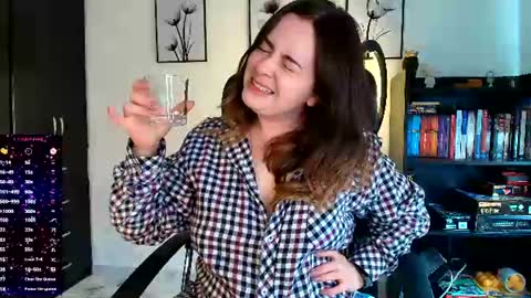 madelamee online show from 06/25/26, 09:08