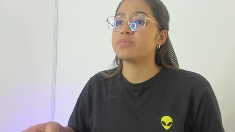madelayn_torres online show from 06/13/26, 11:08
