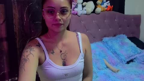 Snapshot of madeleine_2018 chatting on 04/16/26, 07:25 sofia online show from 04/16/26, 07:25
