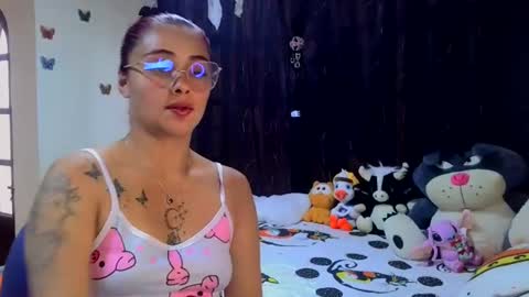 Snapshot of madeleine_2018 chatting on 06/13/26, 08:51 sofia online show from 06/13/26, 08:51