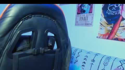 Snapshot of madeleine_love21 chatting on 11/11/25, 04:12 Madeleine online show from 11/11/25, 04:12