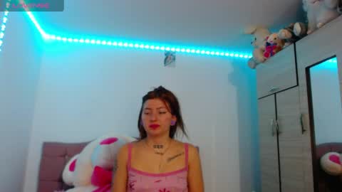 Snapshot of madelen_2 chatting on 05/14/26, 09:32 madelen_2 online show from 05/14/26, 09:32