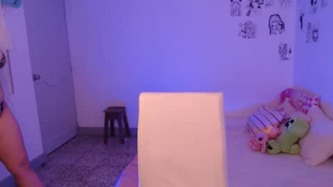 Madeline  online show from 11/08/25, 11:03