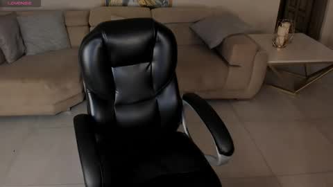 Snapshot of madelinefox_ chatting on 12/05/25, 08:34 Madeline online show from 12/05/25, 08:34