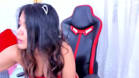 Madeline online show from 01/16/25, 04:28