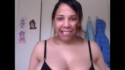 Snapshot of madellein chatting on 10/21/25, 06:08 madellein online show from 10/21/25, 06:08