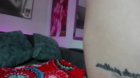 Madelyn. online show from 11/17/25, 10:04