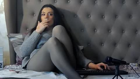 madelynvelure online show from 11/19/25, 08:14