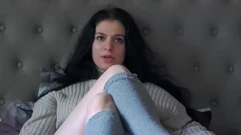 madelynvelure online show from 11/22/25, 12:26