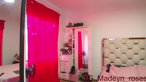 madelyn roses online show from 01/07/25, 08:10