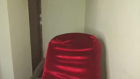 Snapshot of madhubala09 chatting on 10/17/25, 04:04 madhubala09 online show from 10/17/25, 04:04