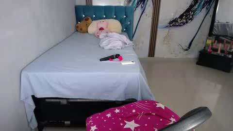 Snapshot of madinsoncopper chatting on 11/19/25, 12:54 madinsoncopper online show from 11/19/25, 12:54