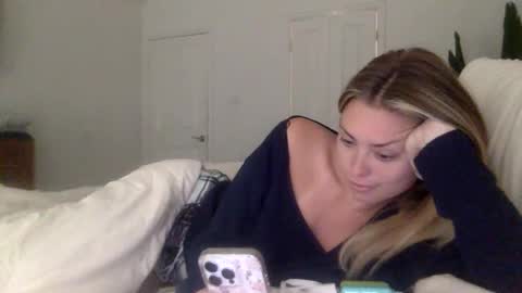 mari rose online show from 10/10/25, 02:38