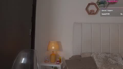 Valentina   1030   530  -  online show from 07/10/26, 06:07