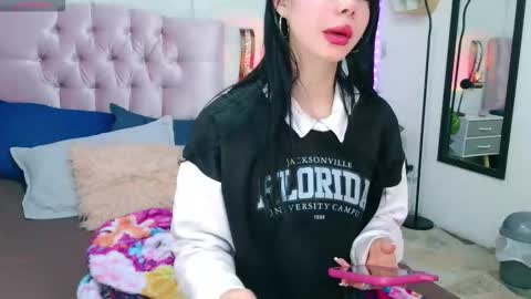 madison_oli online show from 09/16/25, 02:01