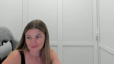 Snapshot of madison_smile chatting on 07/14/26, 10:21 Madison online show from 07/14/26, 10:21