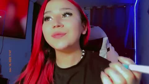 Snapshot of madison_x17 chatting on 11/18/25, 10:47 madso x17 online show from 11/18/25, 10:47