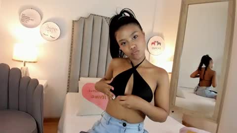 madisongomez16 online show from 02/03/25, 03:31
