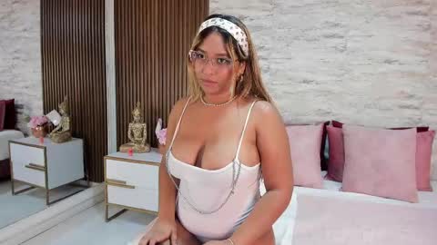 madisonhunterr_ online show from 02/22/25, 01:22